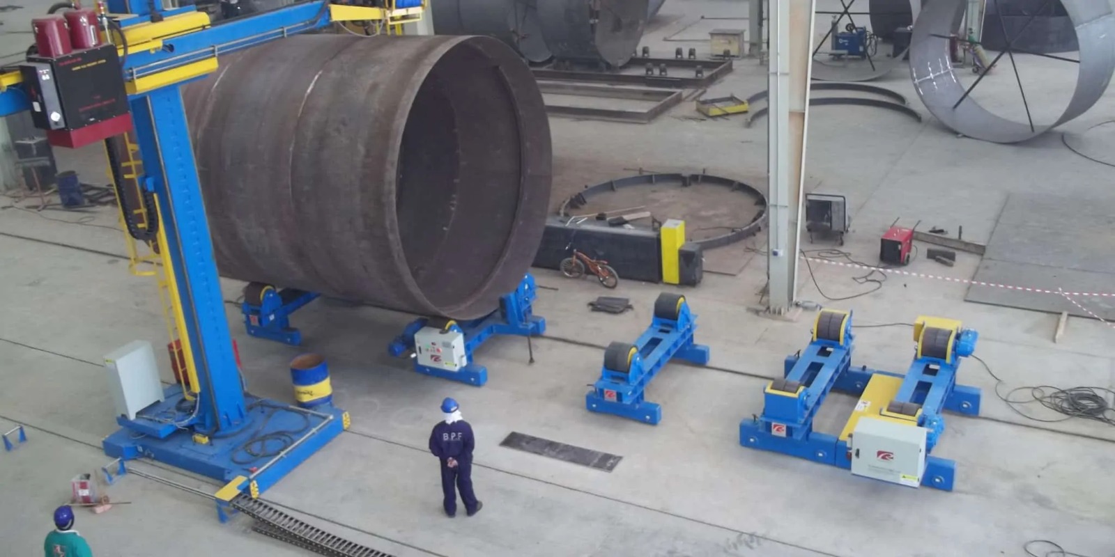 welding column and boom manipulators in automated fabrication in uae